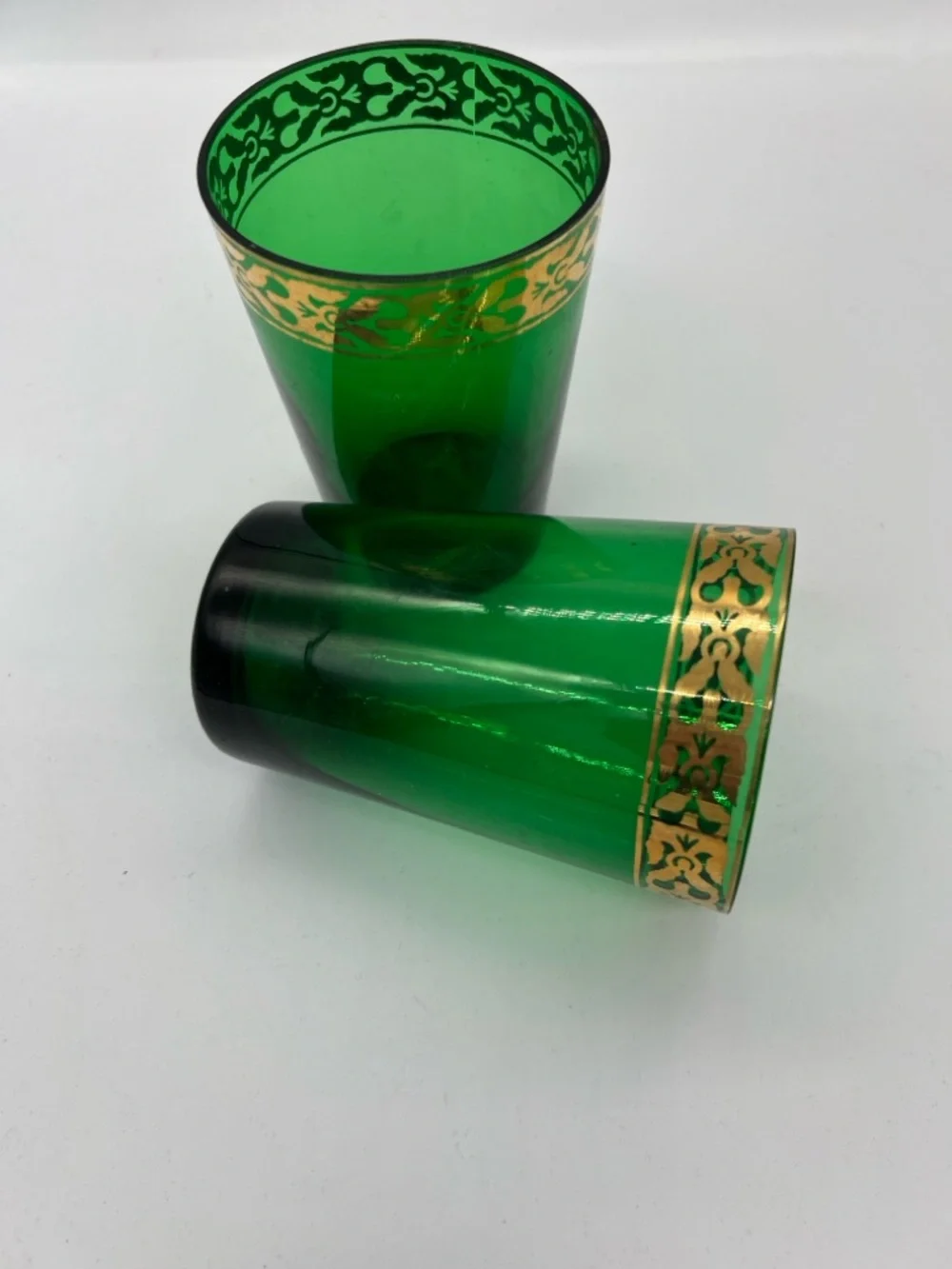 Pier 1 vintage Green Glass Tumbler Set with Gold Trim - Home Dining